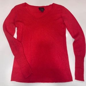 Halogen 100% cashmere v neck sweater